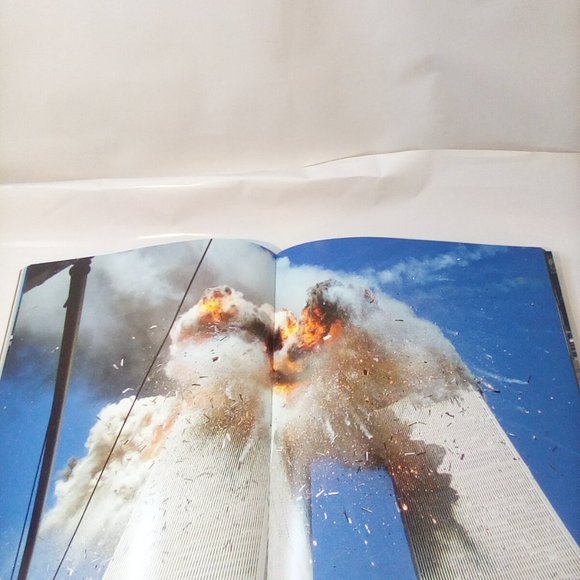 2 Rare Life Magazine books of sep.11 & a Rare Photo of Queen Elizabeth ll - Picture 5 of 14